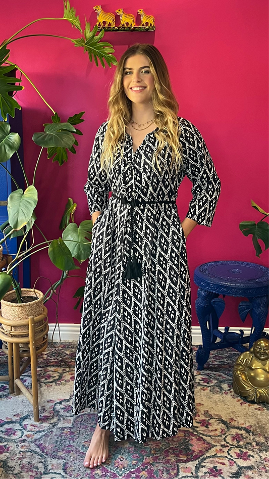 Cammy Anne - Black and White Geometric